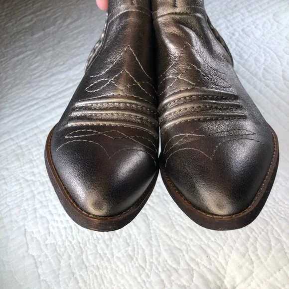 ZODIAC Kelsey Western Booties Metallic Pewter Leather NWOB Sz 7.5 - Picture 6 of 7
